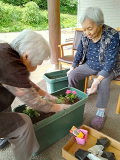 外仕事は気持ちいいね！ 4