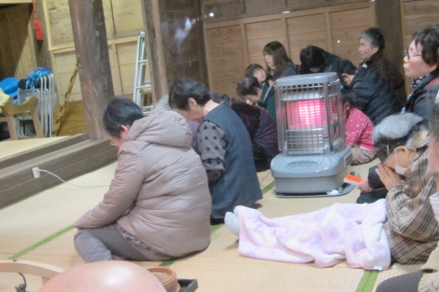 水保観音堂涅槃会（団子まき）