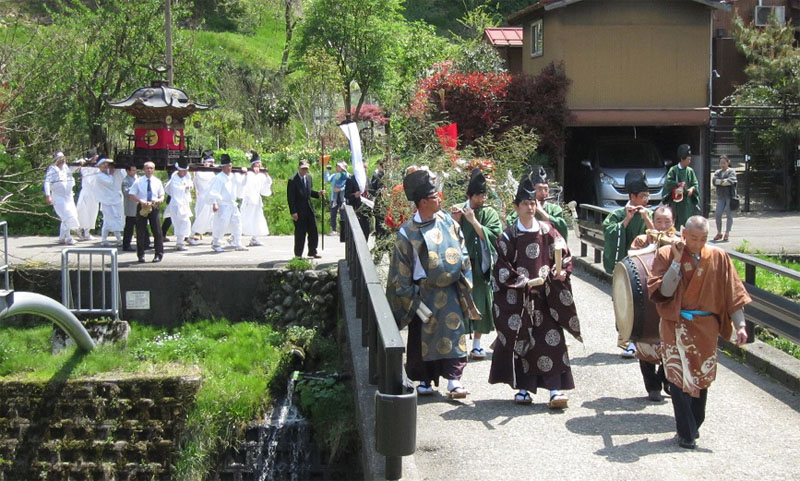 地区の春季大祭へ参加させていただきました